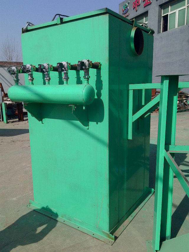 商标纸磨粉机冷却系统采用风,水结合冷却