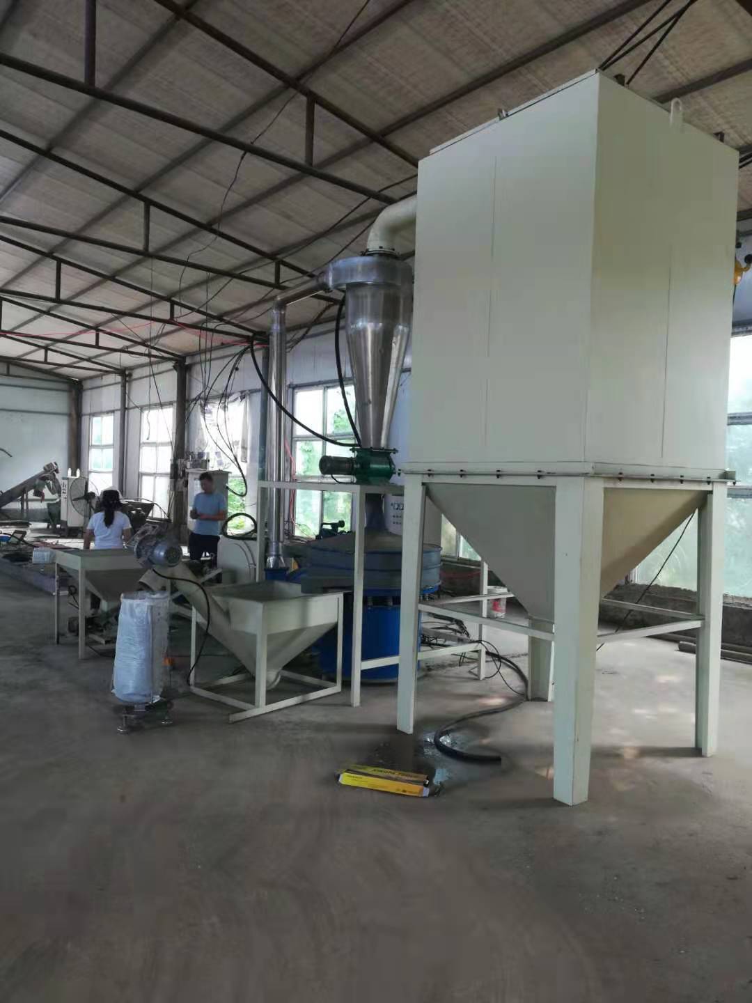 供应塑料PVC磨粉机 商标纸磨粉机厂家 河北智皓环保机械厂